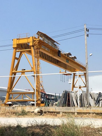 บริษัทติดตั้งเครน รอบรับงานคอนกรีต